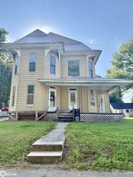 Oskaloosa Four-Unit Income Property