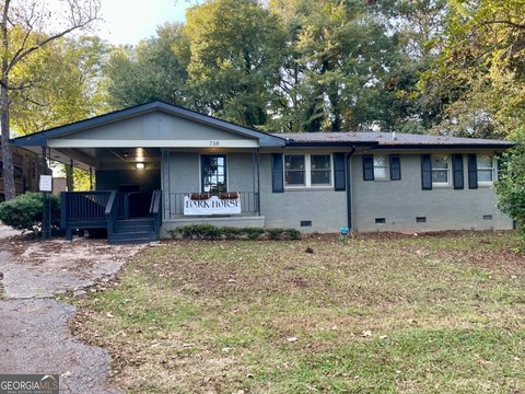 Freestanding Commercial Building in Athens