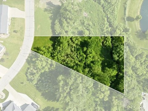 LAND - Urbana, IA