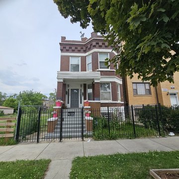 Chicago Brick 2-Flat with Yard