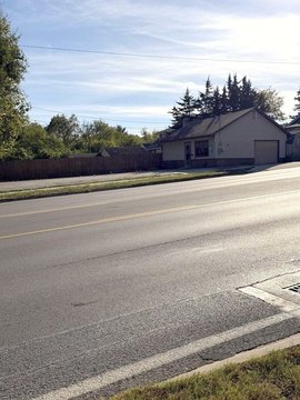 Automotive Property with Parking