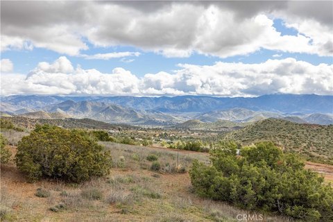 28-Acre Parcel with Stunning Views