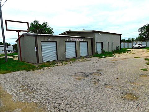 Self Storage Facility with Multiple Unit Sizes