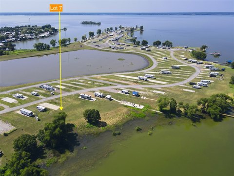 Waterfront RV Lot in Kerens