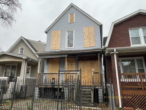 Chicago Multi-Unit Property For Sale
