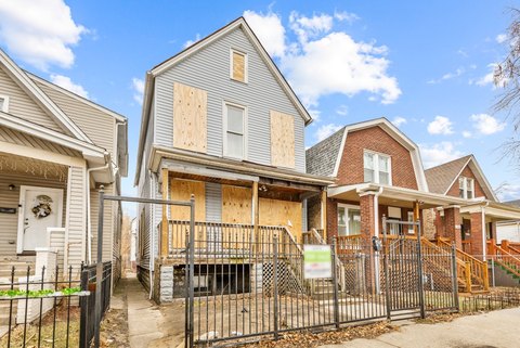 Chicago Multi-Unit Property For Sale