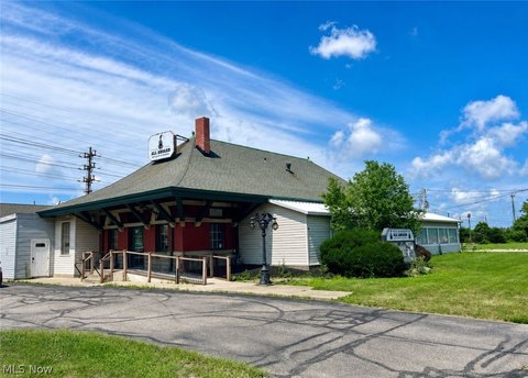 Historical Retail Property in Mentor