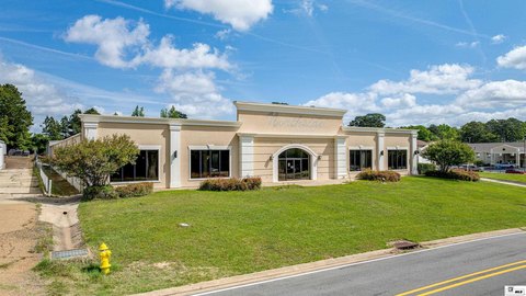 Retail Store with Warehouse