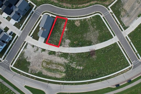Residential Lot in Lakeshore Commons