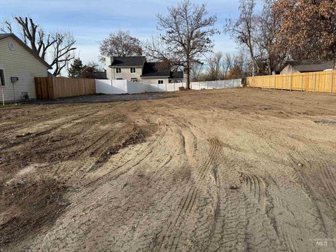 Residential Land in Caldwell, ID