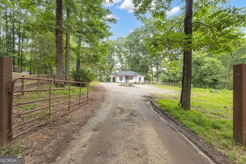 Fairburn Farmhouse on 22 Acres