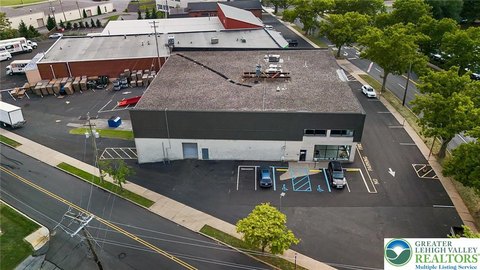 Allentown Warehouse with Office Space