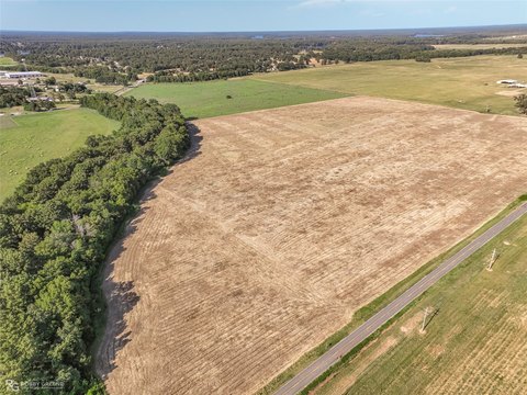 Land, Benton, LA