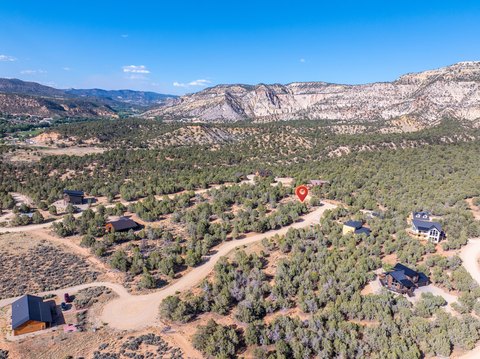 Land in Quarter Circle H