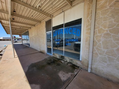 Iowa Park Shopping Center Space