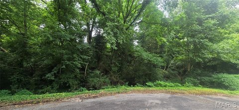 LAND - Belleville, IL