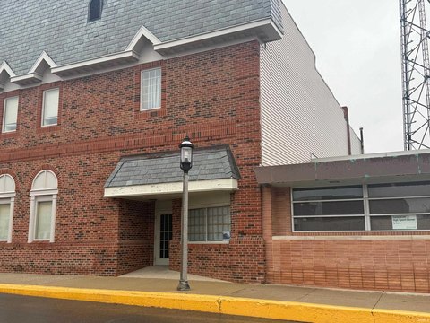 Multi-Use Commercial Building
