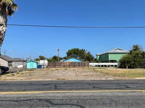 Commercial Lot Near Aransas Bay