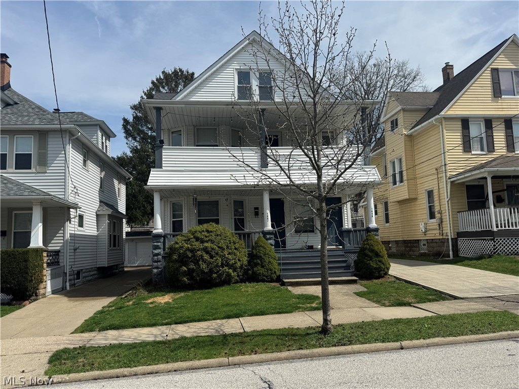 Lakewood Triplex: Investment Opportunity