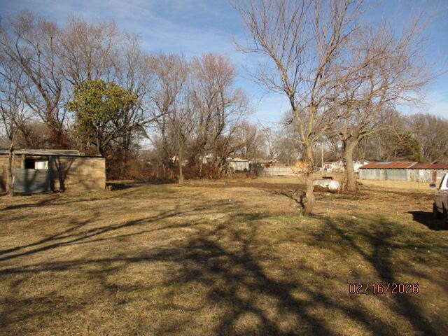 Land with Utilities in Vinita