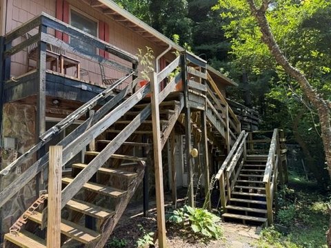Duplex with Tenant-Occupied Upper Unit