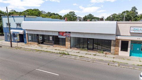 High-Visibility Retail/Medical Space Available