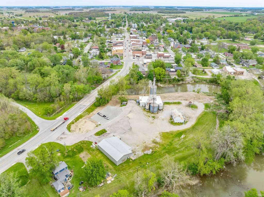 10199 S Wayne Rd, Warren, IN 46792