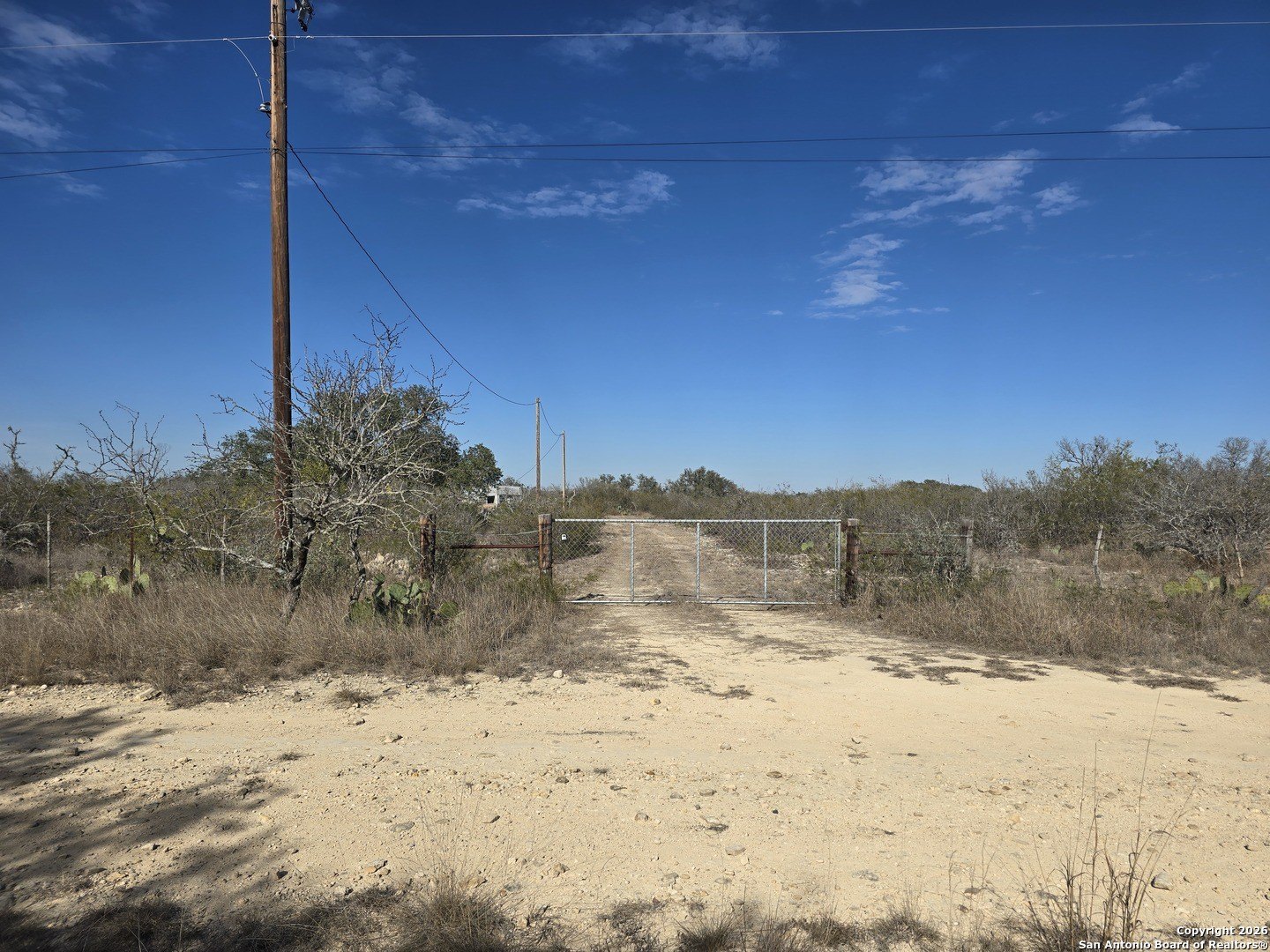 LAND - Uvalde, TX