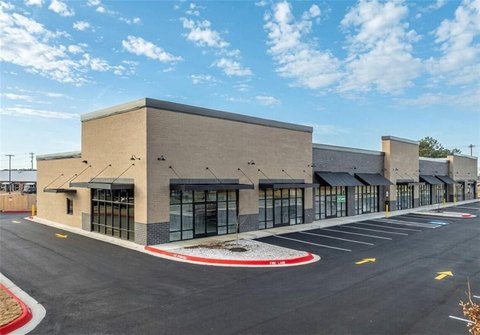 Retail Strip Center on Highway