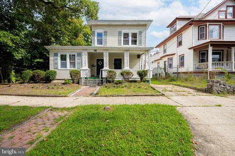 Vineland Duplex: Income Opportunity