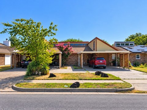 Single-Story Duplex