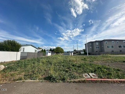 Land, White City, OR