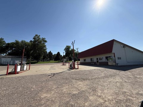 Established Convenience Store in Ireton