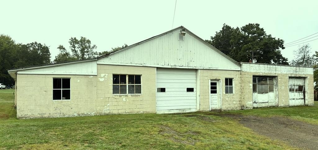 Pleasantville Commercial Building on 2.4 Acres