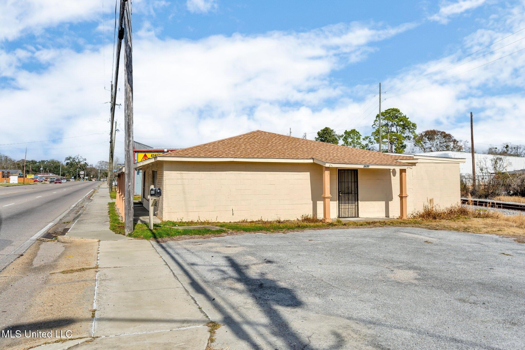 Moss Point Commercial Opportunity