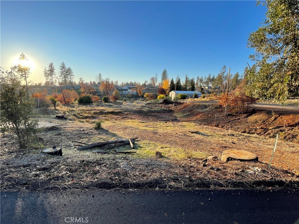 Corner Lot in Lower Paradise