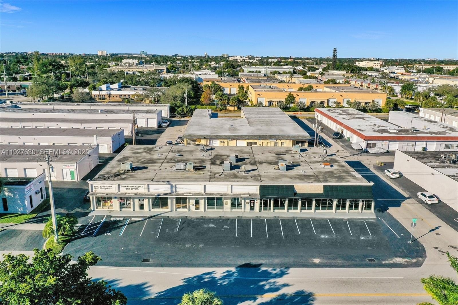 Oakland Park Storefront/Warehouse Space