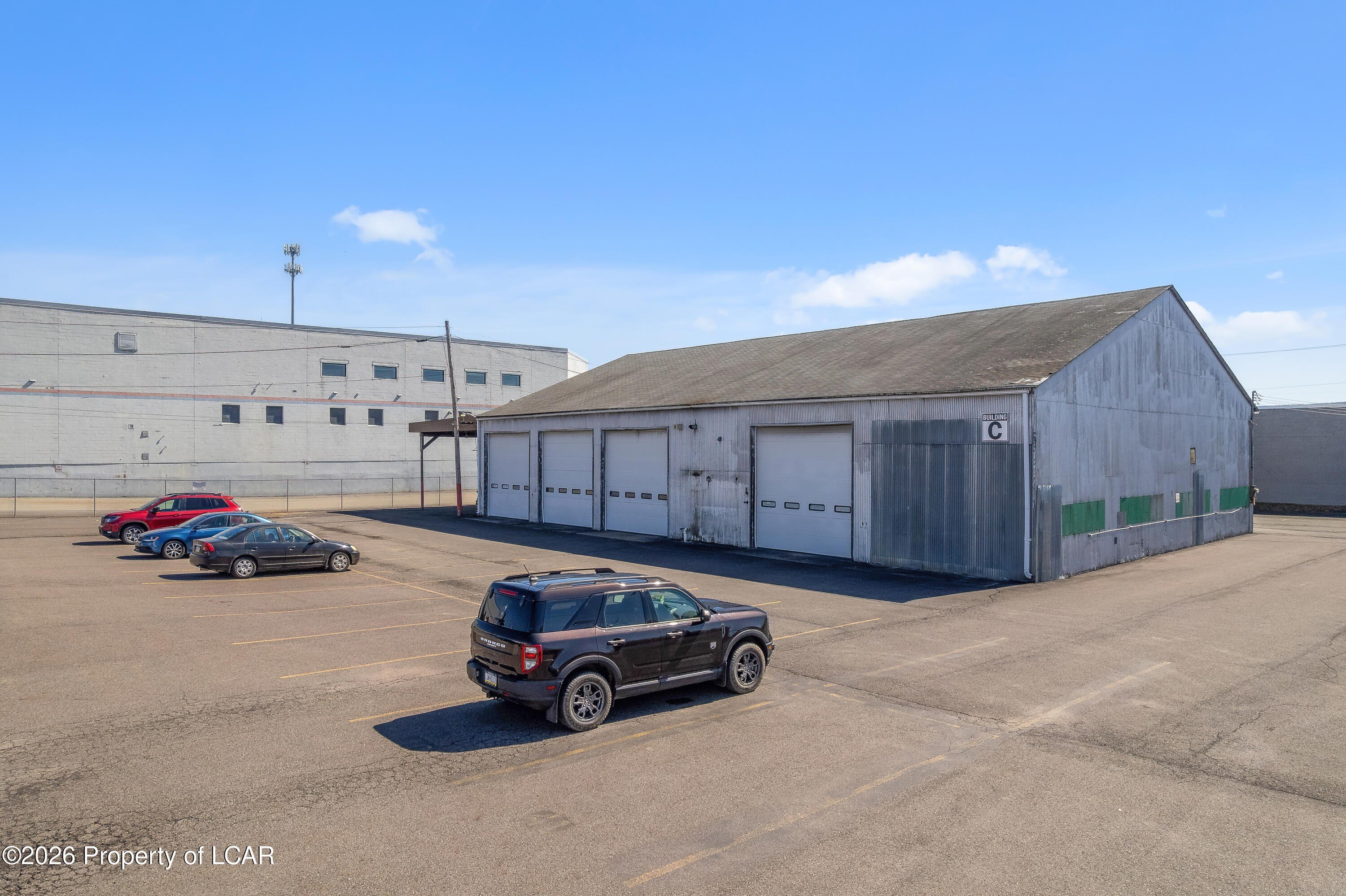 Kingston Commercial Garage with Overhead Doors