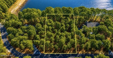 Lakefront Homesite in Private Golf Community