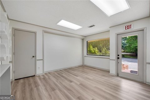 Roswell Office/Retail Space For Rent