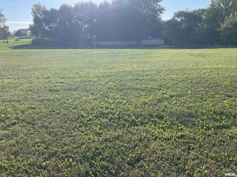 Land, Pekin, IL
