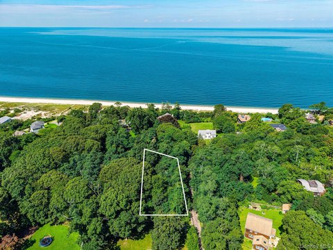 Land, Southold, NY