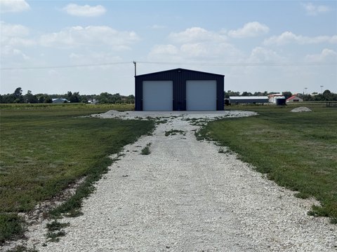 Modern Steel-Frame Building on 3.9 Acres