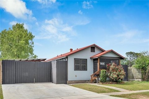 Versatile Live/Work Property in Kenner