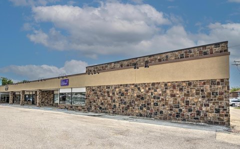 Versatile Commercial Space with Utilities