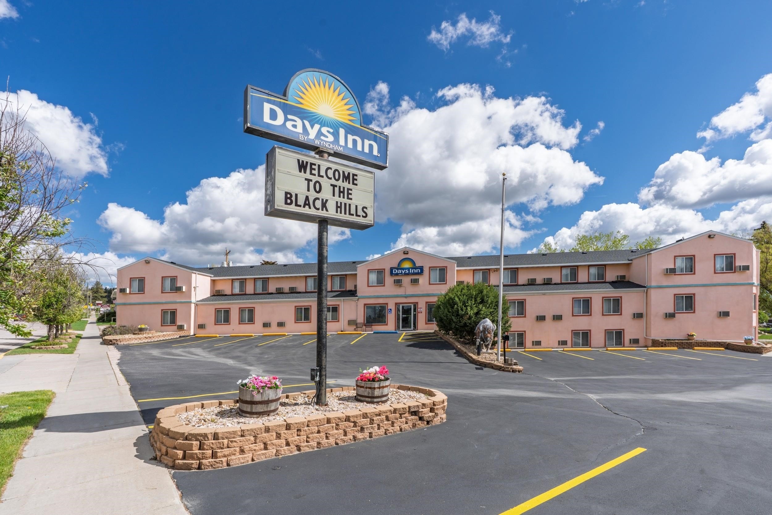 Renovated Days Inn in Custer