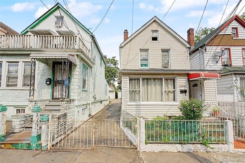 Detached Two-Family Duplex