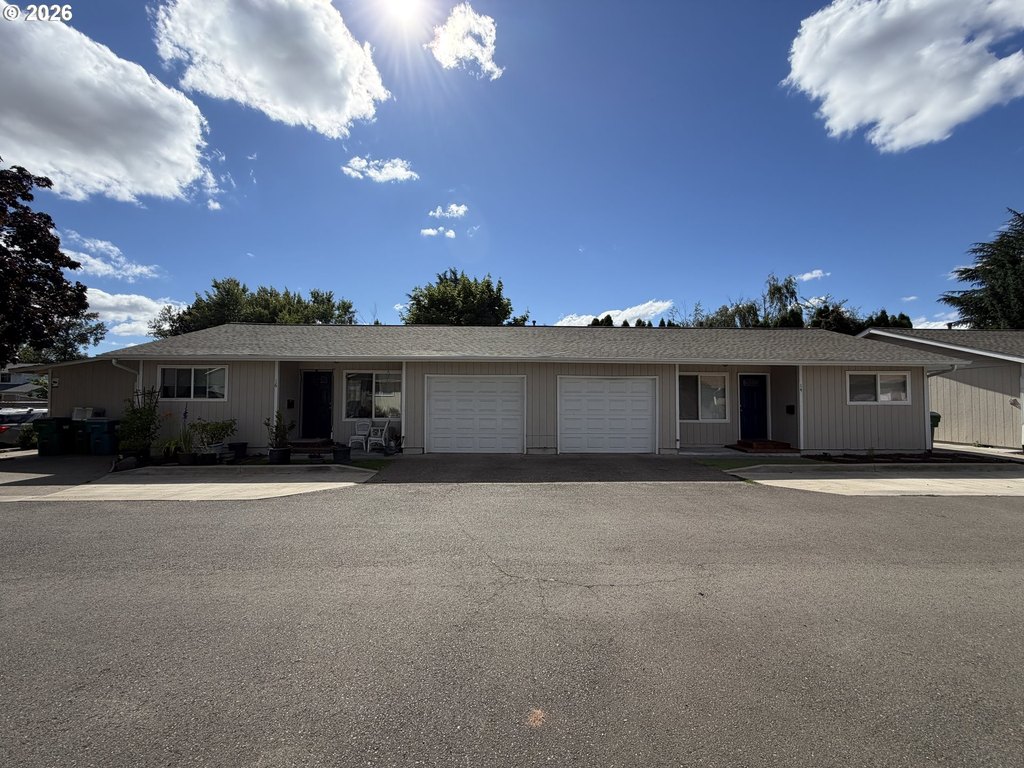 504 E 9Th St, Newberg, OR 97132