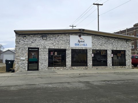 Commercial Building in High-Visibility Location