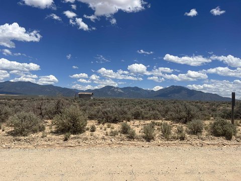 LAND - Taos, NM